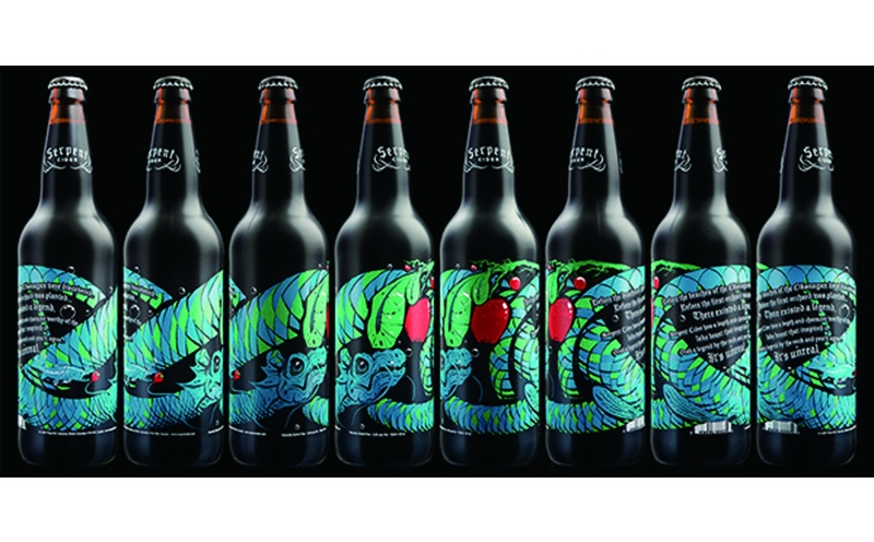 蛇苹果酒瓶型标签设计