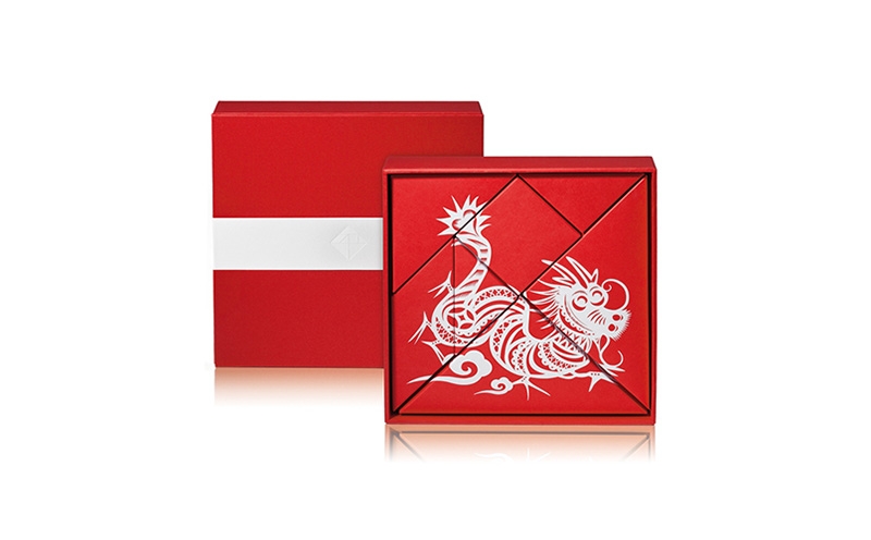 传统游戏龙七巧板新年礼品包装设计