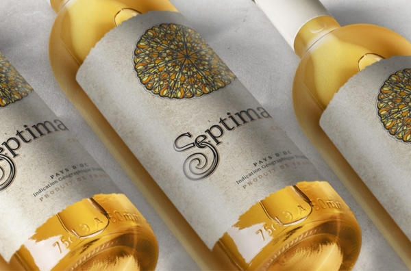 简约与精致并存的法国葡萄酒包装设计